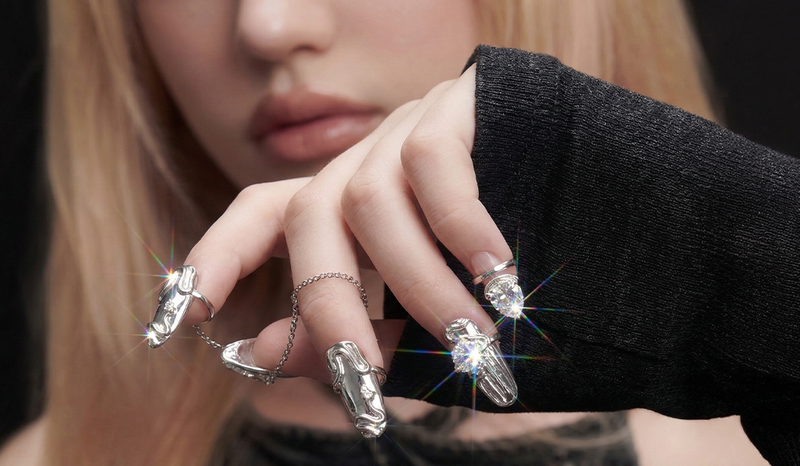 Your Quick Guide to Nail Ring Sets – GlossyMuse press-on nails