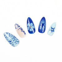Nails & Nail Ring Bundle: Blue Floral nail ring set detail view 6 | GlossyMuse