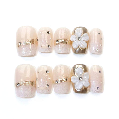 Floral Bliss | Daisy Glow Square Short Press on nail