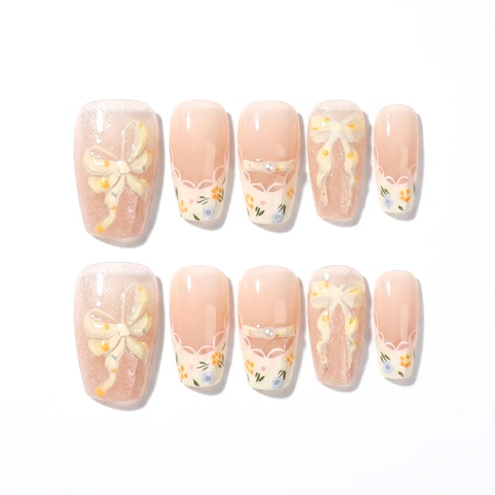 Daisy Lace | Daisy Accent Medium Square Press On Nails