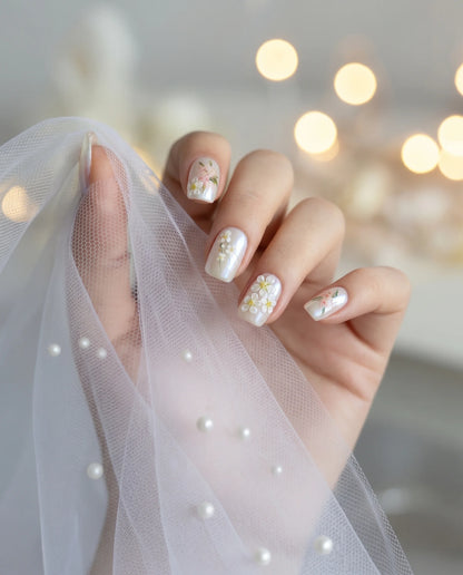 Graceful | Grace in Bloom Square Short Press on nail
