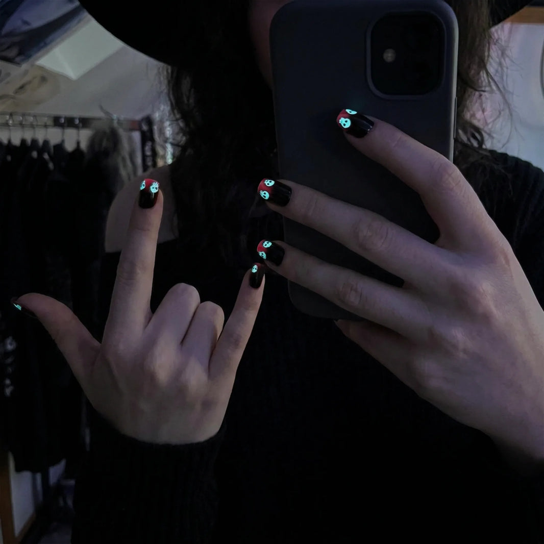 Skull Flare | Crimson Flame Skull Short Square Press-On Nails