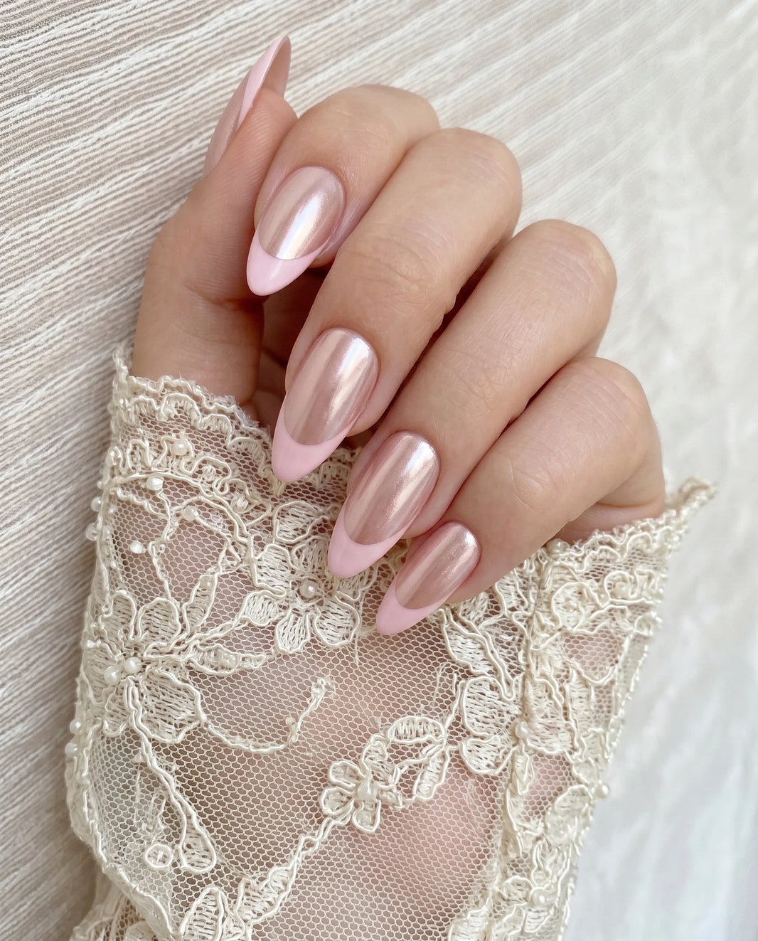 Modern Daily | Soft Glow Almond Medium Press on nail