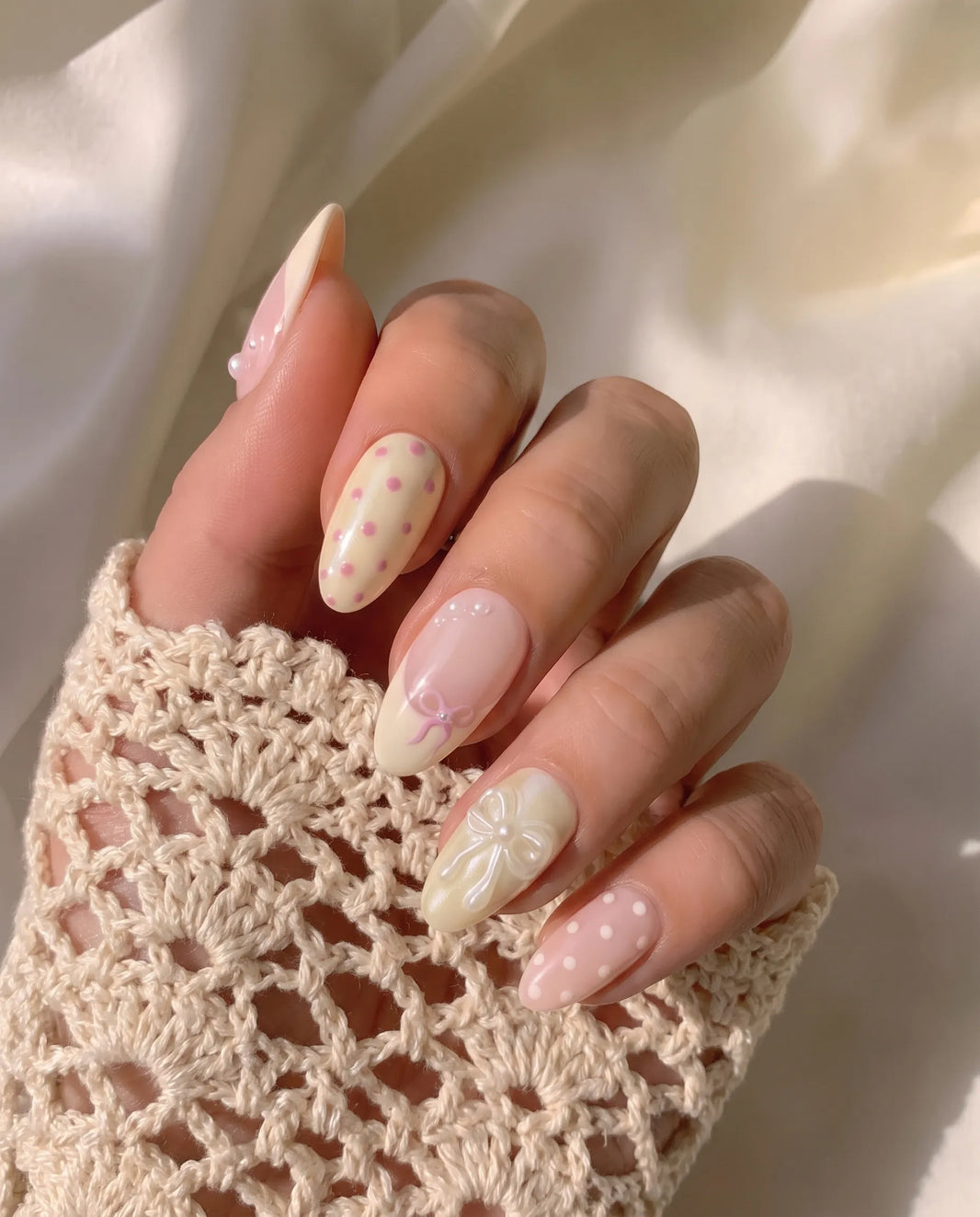 Vanilla Polka | Bow Accent Medium Almond Press On Nails