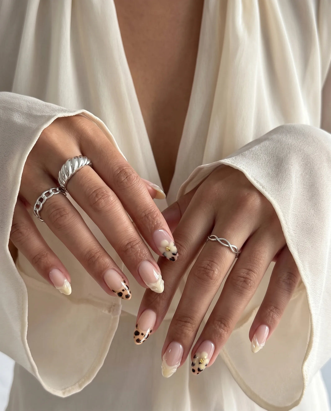 Wild Ivory | Charm Almond Medium Press on nail