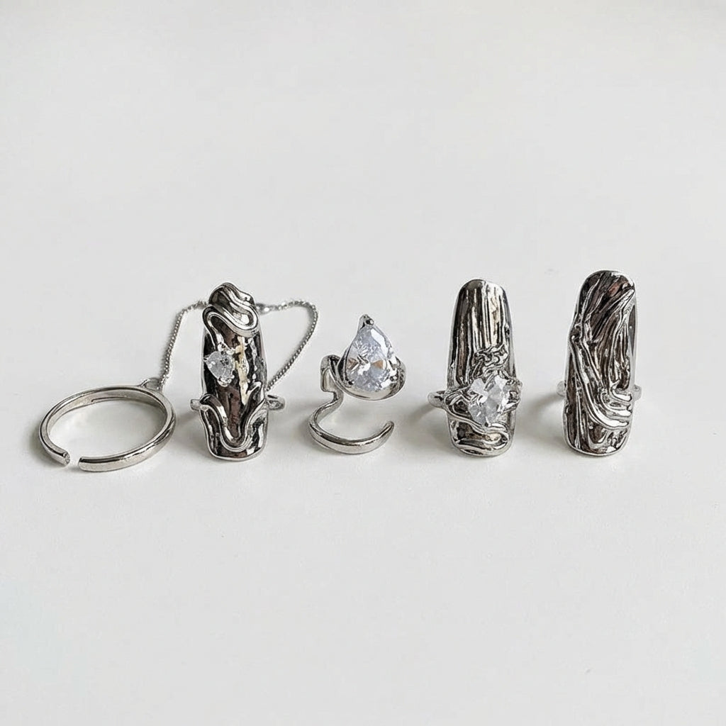 Nails & Nail Ring Bundle: Heavy Metal Pu nail ring set detail view 4 | GlossyMuse